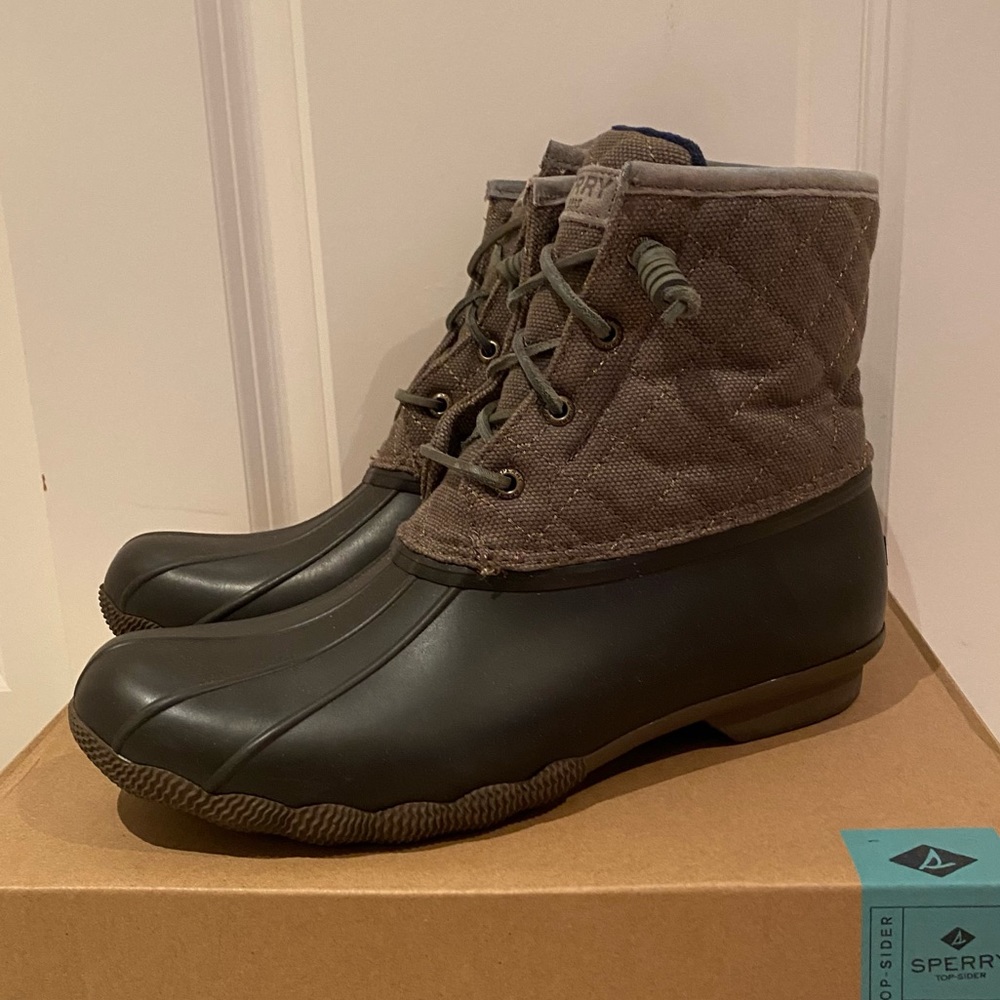 Like New Sperry Saltwater Quilted Rubber Duck Boot